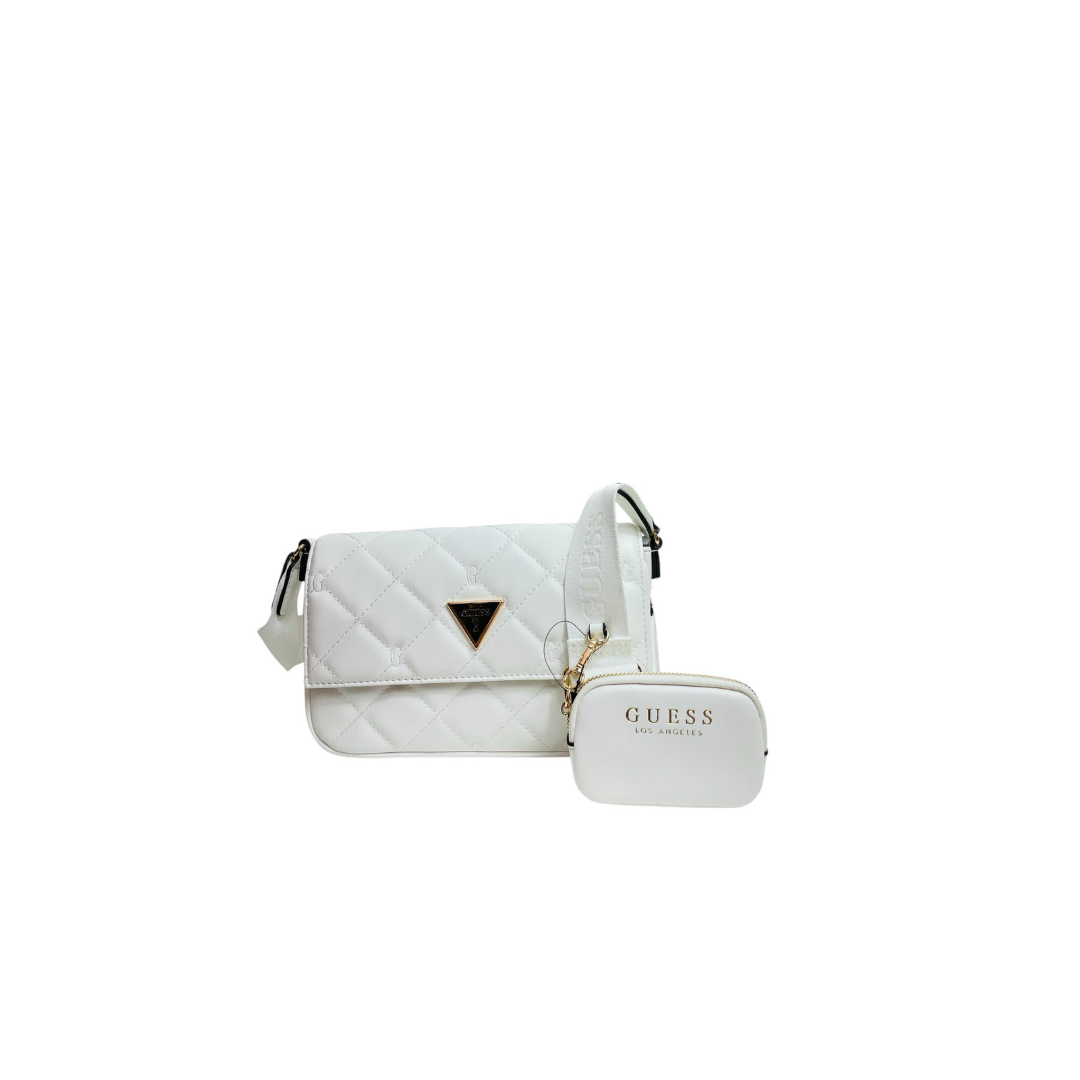 Bolso Guess blanco.